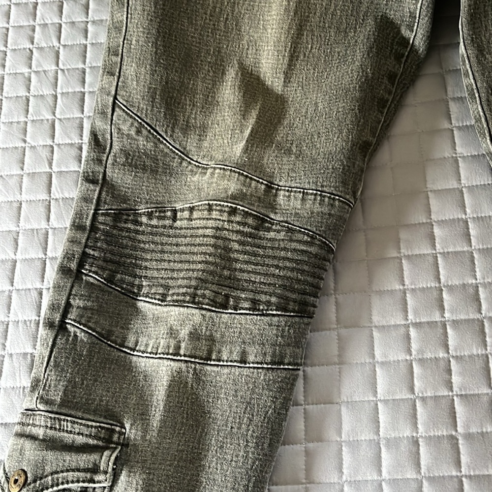 Diane Gilman Womans Olive Jeans - Picture 4 of 6